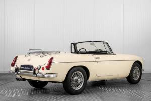 Image 2/50 of MG MGB (1964)
