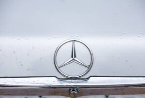 Image 12/31 of Mercedes-Benz 560 SL (1987)