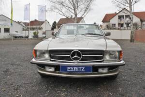 Image 7/29 of Mercedes-Benz 500 SL (1986)