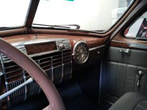 Image 31/50 of Cadillac 61 Sedan (1941)