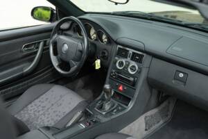 Afbeelding 30/50 van Mercedes-Benz SLK 200 (1998)