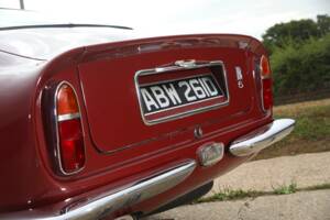 Image 18/23 of Aston Martin DB 6 (1966)
