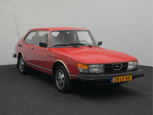 Image 2/36 de Saab 900 (1979)