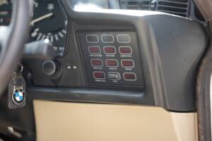 Bild 33/44 von BMW 628 CSi (1900)