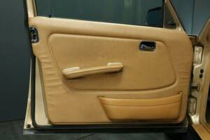 Bild 13/49 von Mercedes-Benz 250 lang (1985)