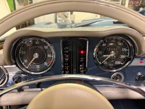 Image 35/38 de Mercedes-Benz 280 SL (1970)