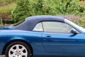 Image 34/50 de Jaguar XK8 4.0 (1997)