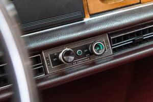 Image 15/27 of Mercedes-Benz 280 SEL 4,5 (1972)