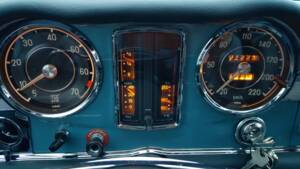 Image 62/63 of Mercedes-Benz 250 SL (1967)