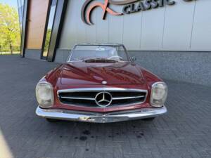 Image 1/50 of Mercedes-Benz 230 SL (1966)