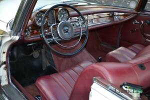 Image 17/50 of Mercedes-Benz 250 SE (1966)