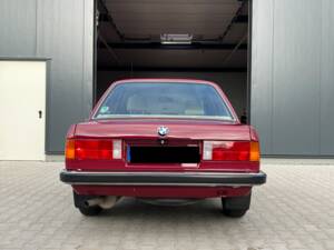 Bild 3/14 von BMW 318i (1986)