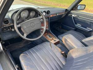 Image 2/8 of Mercedes-Benz 560 SL (1987)