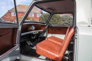 Image 18/29 of Morris Mini Van (1962)