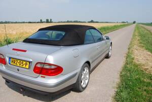 Image 43/46 of Mercedes-Benz CLK 200 (1999)