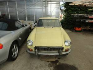 Image 24/34 of MG MGB GT (1970)