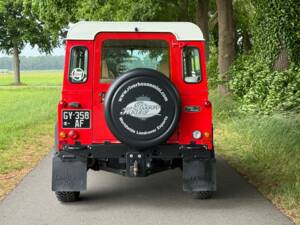 Bild 6/11 von Land Rover Defender 90 Td5 (2001)