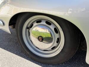 Image 57/63 of Porsche 356 C 1600 (1964)