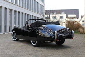 Image 39/40 de Jaguar XK 120 DHC (1953)