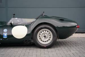 Image 10/50 of Lister Knobbly (1959)
