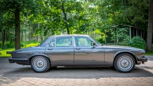 Image 10/42 of Daimler Double Six (1989)