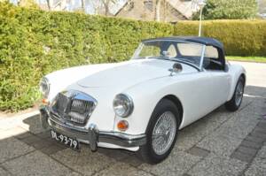 Image 6/8 of MG MGA 1600 (1962)