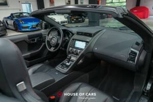 Bild 18/25 von Jaguar F-Type S (2017)
