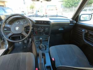 Imagen 16/19 de BMW 318i (1989)