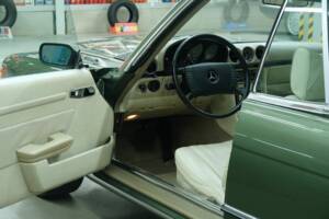 Image 19/50 de Mercedes-Benz 350 SLC (1973)