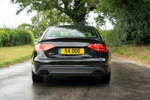 Image 19/50 of Audi S4 (2010)