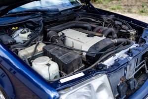 Bild 39/46 von Mercedes-Benz E 320 (1994)