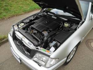 Image 29/50 of Mercedes-Benz SL 500 (1900)