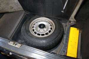 Image 47/50 of Mercedes-Benz 500 SL (1983)