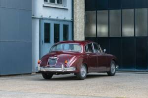 Image 9/25 of Jaguar Mk II 3.4 (1967)