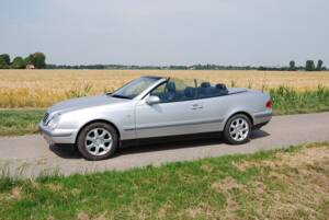 Image 9/46 of Mercedes-Benz CLK 200 (1999)