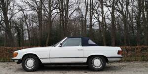 Afbeelding 6/33 van Mercedes-Benz 280 SL (1985)
