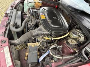Image 32/40 of Mercedes-Benz 190 E (1982)