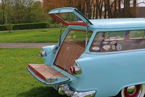 Image 14/37 of Pontiac Chieftain (1956)