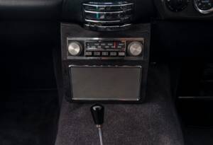 Bild 22/27 von Aston Martin DB 6 Mk II (1971)