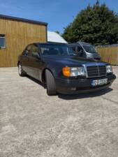 Image 9/23 of Mercedes-Benz 500 E (1992)