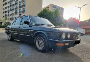 Image 4/7 de BMW 525e (1987)