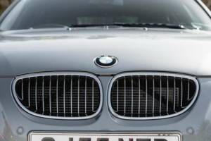 Bild 25/50 von BMW 550i (2006)