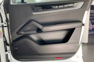 Image 12/12 of Porsche Cayenne Coupé E-Hybrid (2023)