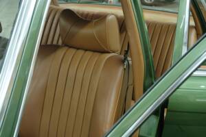 Image 24/50 de Mercedes-Benz 350 SE (1975)