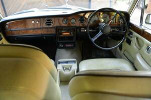 Image 26/50 of Rolls-Royce Silver Shadow II (1977)