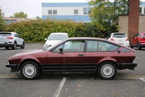 Immagine 7/30 di Alfa Romeo GTV 6 2.5 (1985)