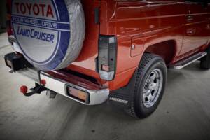 Afbeelding 67/100 van Toyota Land Cruiser LJ77 (1991)