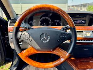 Bild 33/79 von Mercedes-Benz S 500 BlueEFFICIENCY (2011)
