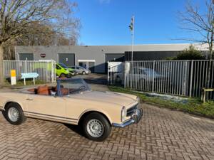 Image 15/16 of Mercedes-Benz 280 SL (1969)