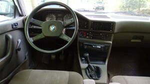 Image 10/41 de BMW 528i (1986)
